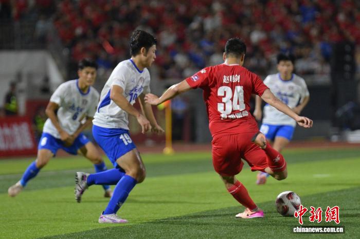前国脚赵明剑建功 重庆渝超联赛揭幕战渝中半岛