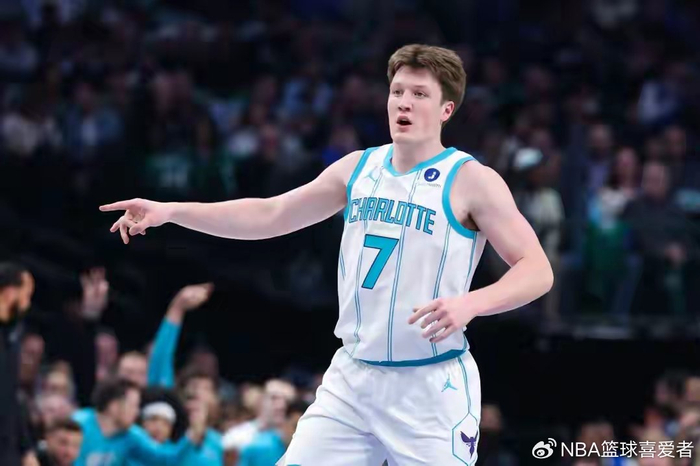 NBA外线火力全开 四大新星刷新三分球纪录