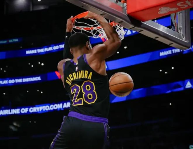 东契奇狂砍41分率队逆转 湖人末节发力大胜篮网