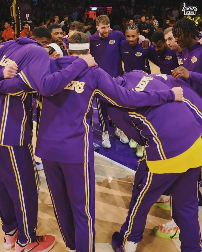 三月NBA进攻防守效率榜揭晓 斯玛特抢断领跑