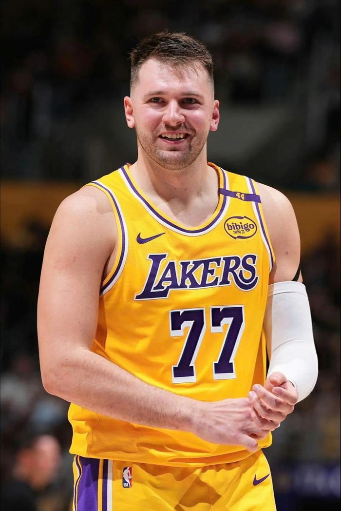 东契奇腿筋重伤恐毁季后赛之路 哈登教训成警示