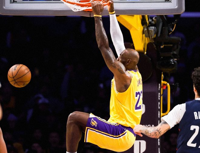 詹姆斯三双引领湖人狂胜奇才，排名稳固领跑西