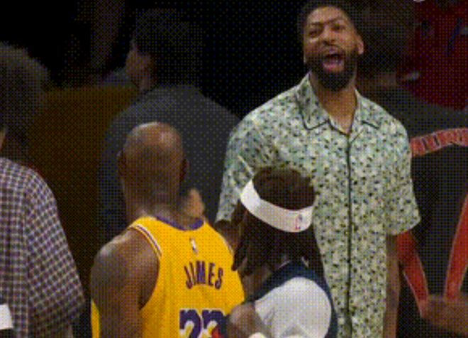 詹姆斯三双引领湖人狂胜奇才，排名稳固领跑西