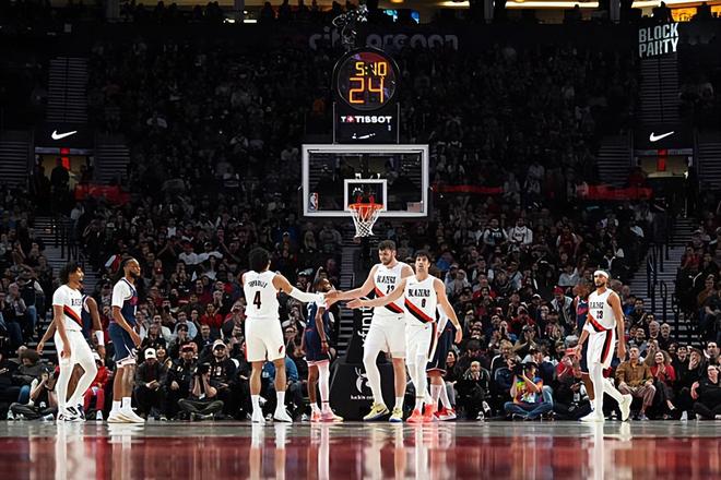 开拓者力克快船登西部第八 塞布尔防守惊艳